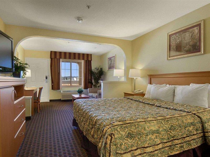 Days Inn By Wyndham Hayward Airport Екстер'єр фото