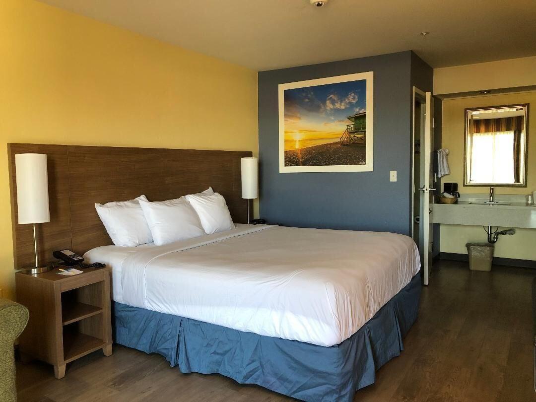 Days Inn By Wyndham Hayward Airport Екстер'єр фото